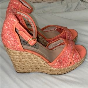 Steve Madden coral wedges